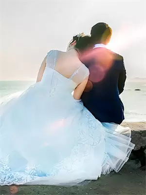 女友千里祭拜男友